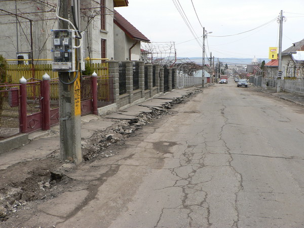 2 M Sadoveanu inlocuit borduri  1.jpg